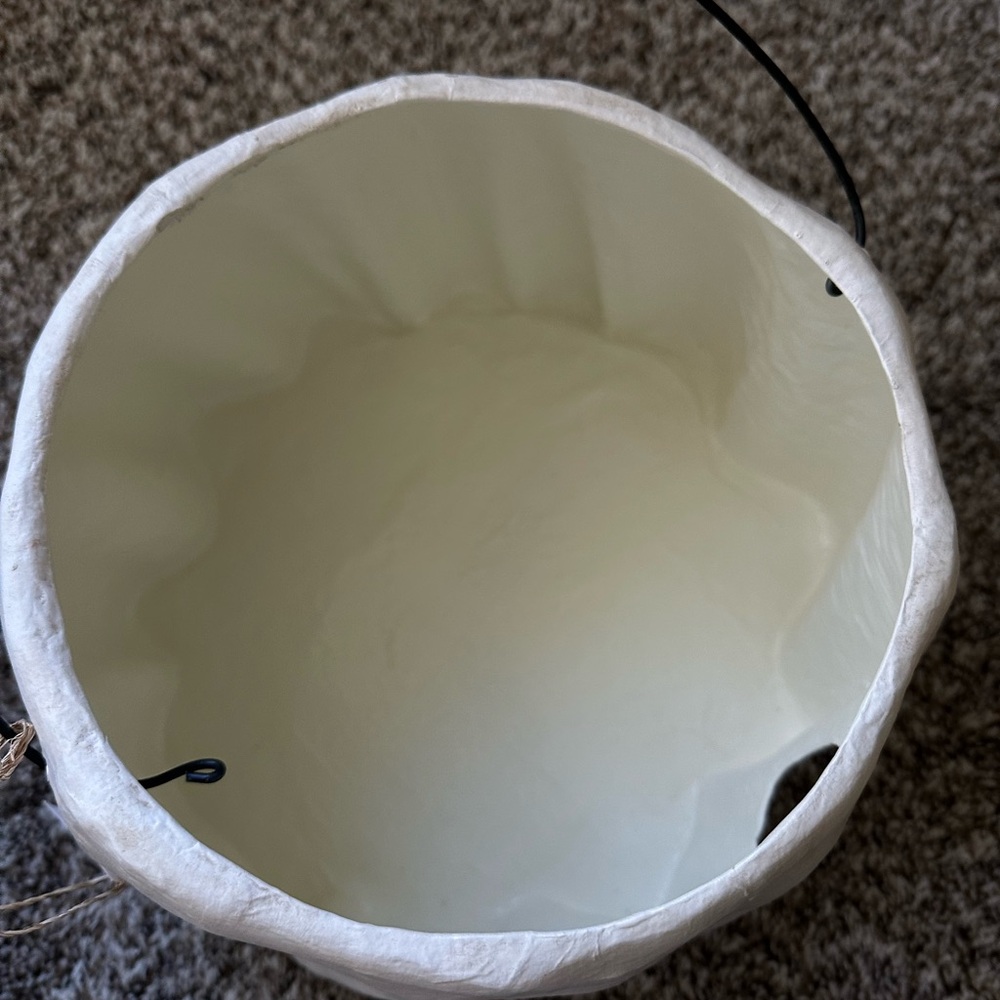 Large Ghost Bucket - Picture 5 of 5